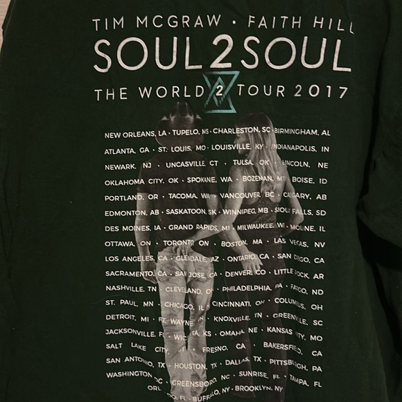 Tim McGraw and Faith Hill 2017 Soul 2 Soul World Tour shirt - Picture 4 of 5